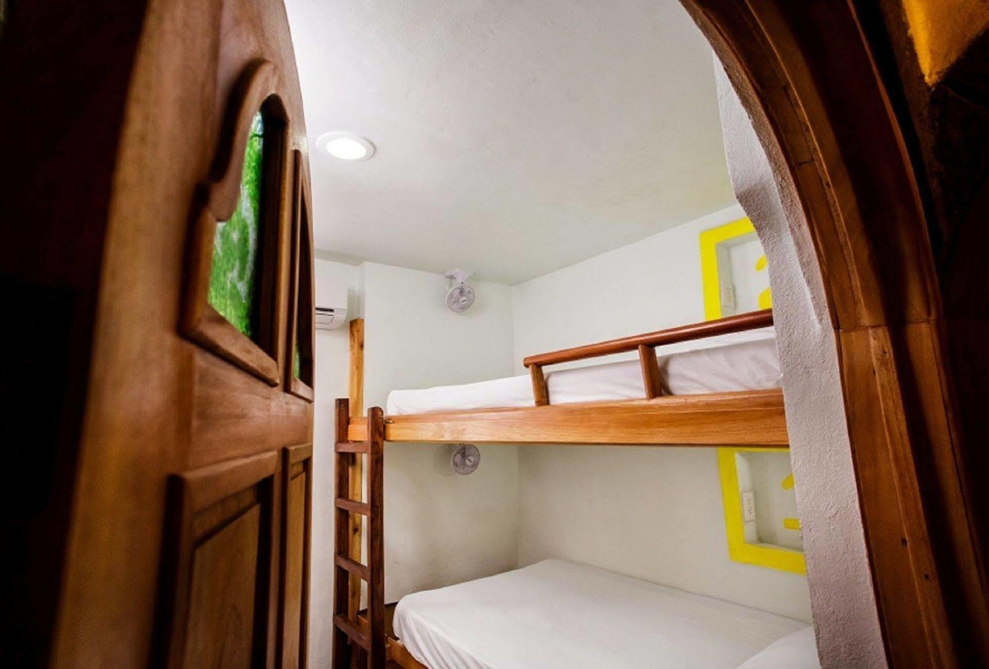 Hostel Natura Канкун Екстериор снимка